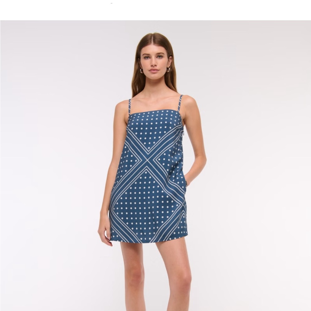 NWT Abercrombie Straight Neck Slip Skort